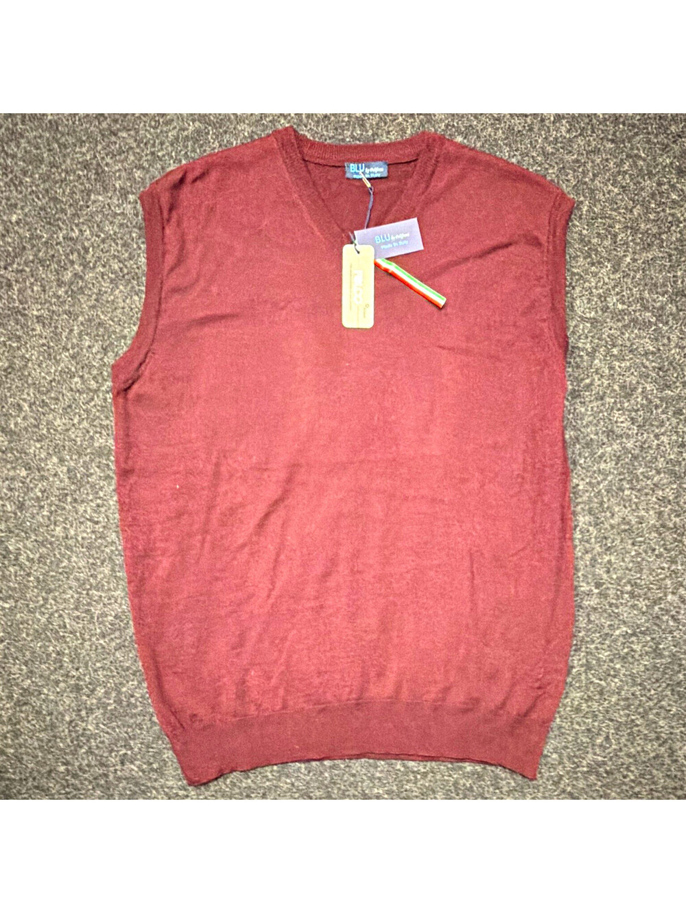 BLU Men’s L Burgundy V-Neck Sleeveless Knit Sweater Vest Lightweight Italy